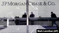 Відповідні листи українська сторона скерувала до американських JPMorgan Chase та Citigroup, британської HSBC та французької Credit Agricole