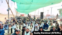 په چمن کې د اعتراض کوونکو د اعتراضیه غونډې انځور