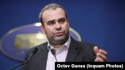 Darius Vâlcov a fost și consilier al fostului premier Viorica Dăncilă. 