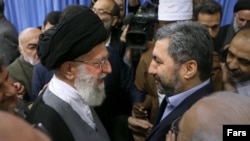 Встреча лидера запрещенной ПИВТ Мухиддина Кабири с аятоллой Али Хаменеи, Тегеран, декабрь 2015 года