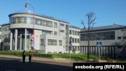 Будынак Савету Рэспублікі (раней — Нацыянальнай бібліятэкі) у Менску. Архіўнае фота