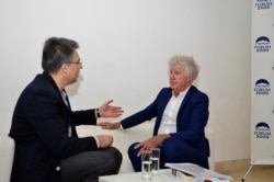 "Istinski liberali moraju da se usredsrede na rešavanje problema rastućeg jaza socijalnih nejednakosti koje ugrožavaju osnovni demokratski princip jednakost šansi", kaže Kin (na fotografiji tokom razgovora sa Draganom Štavljaninom.