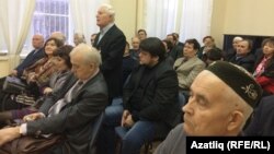 Мөхәммәт Миначев сорау бирә