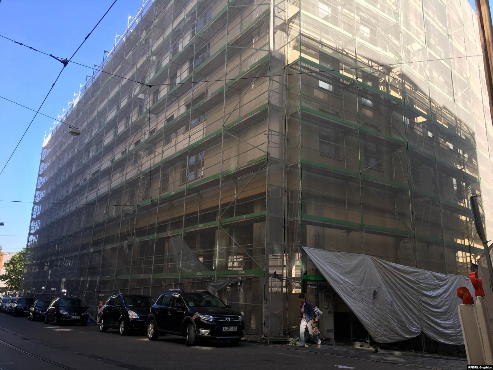 Аугсбургдагы Абдукадыр үй бүлөсүнө таандык токтоп турган курулуш (Фото: RFE/RL)