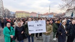 'Ovo je borba za opstanak': Protest zbog poskupljenja prijevoza u Tuzli 