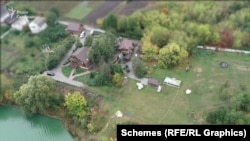 На матір високопосадовця СБУ записаний будинок у Київській області