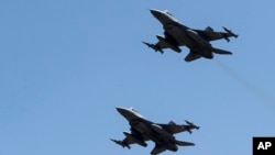 «Не було жодних заяв. Такі речі дуже негативно впливають. Інформація дуже чутлива», – сказав речник Повітряних сил Юрій Ігнат 