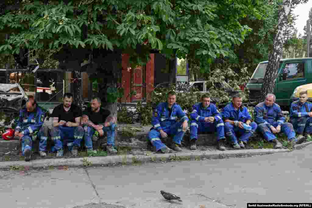 Рятувальники під час перепочинку