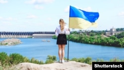 Так виглядає ДніпроГЕС і Запоріжжя, якщо дивитися із Хортиці