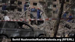 У Києві 25 квітня оголосили днем жалоби за загиблими через атаку РФ, повідомив раніше міський голова Віталій Кличко