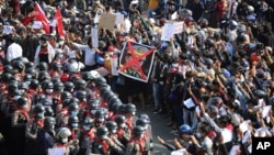 Аскердик бийликке каршы нааразылык акциясы. Мьянма. Февраль, 2021-жыл.