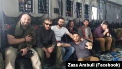 15 აგვისტოდან 20 აგვისტომდე საქართველოს მოქალაქეების ეს ჯგუფი აეროპორტამდე მისვლას ვერ ახერხებდა. მთელი ამ ხნის განმავლობაში ისინი ქაბულთან ახლოს მდებარე ბაზაზე უსაფრთხოდ იმყოფებოდნენ.