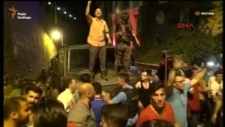 Түркия: Эрдогандын жактоочулары көчөгө чыкты