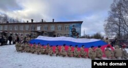 Мурал у Вельську на стінах дитбудинку