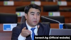 Жанарбек Акаев.