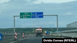 În apropiere de Margina, respectiv Holdea, șoferii trebuie să iasă de pe autostradă, pentru a ocoli cei mai puțin de 10 kilometri lipsă, după care revin pe drumul rapid.