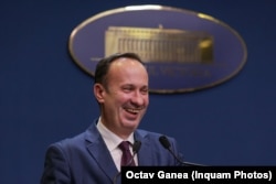 Adrian Câciu spune că nu i se pare nimic greșit în a fi plătit pentru a promova un articol publicitar.