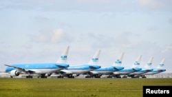 Авиони на аеродромот во Амстердам, април 2020