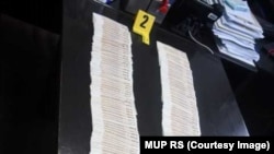 Dio novca od oko 90.000 maraka (oko 45.000 evra) za koji MUP RS tvrdi da je pronađen u toku istrage protiv Miličevića.