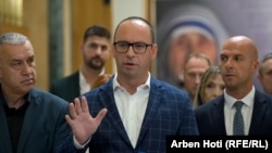 Glavne ličnosti Srpske liste, stranke koja uživa podršku zvaničnog Beograda.