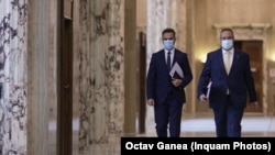 Purtătorul de cuvânt al Guvernului, Dan Cărbunaru, a anunțat că premierul se va pronunța pe subiect doar după o decizie a Justiției,