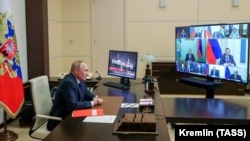 Ռուսաստանի նախագահ Վլադիմիր Պուտինը տեսակապով վարում է Անվտանգության խորհրդի նիստը, արխիվ