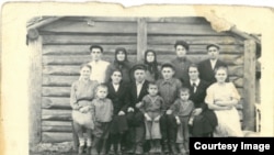 Familia Ghieșu, deportată la 13 iunie 1941 din satul Chirileni în Siberia