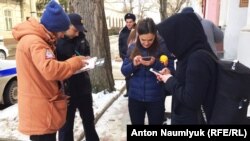 Журналісти під час затримання в анексованому Криму, 16 лютого 2017 року
