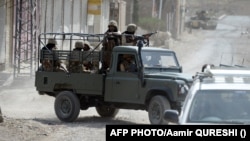 د پاکستان پوځیان په شمالي وزیرستان کې د ګزمې پر مهال - انځور له ارشیفه.