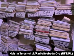 Більшість людей не забрала свої медичні картки