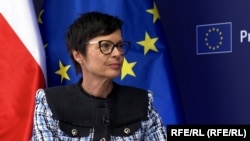 Marta Kos, komesarka za proširenje EU, tokom intervjuua za RSE u Pragu, 28. aprila 2025. 