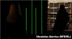 Усе місто було переповнене військовими і технікою армії РФ. «Спиш і чуєш, як їде танк по вулиці», – пригадує Оля