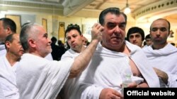 Эмомали Рахмон совершил Хадж Умра