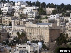 ჰებრონი, სალოცავი პატრიარქების საფლავებზე, 2010 წელი.