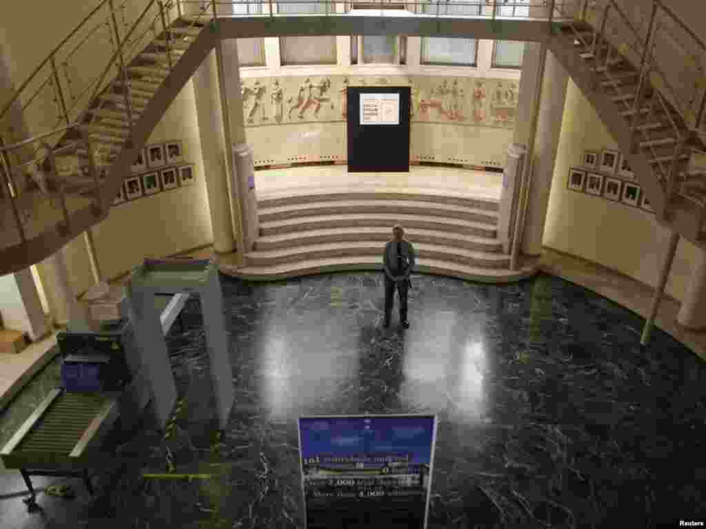 Fotograf Reutersa Damir Šagolj dobio je ekskluzivni pristup pritvorskoj jedinici Haškog tribunala.