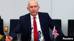 «Ми повинні активізуватися, ми не повинні відступати», – сказав Джон Гілі на засідання Контактної групи з питань оборони України