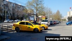 Такси в аннексированном Крыму, иллюстративное фото