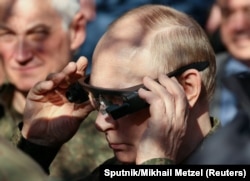 Президент Росії Володимир Путін спостерігає за спільними військовими навчаннями Росії та Білорусі під кодовою назвою «Захід-2025» на полігоні Муліно в Нижегородській області, Росія, 16 вересня 2025 року