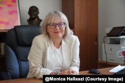 Profesoara Monica Halaszi.