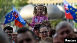 Slovacia s-a numărat mereu în anii tranziției printre țările post-comuniste cu o presă liberă. Opoziția spune că guvernul premierului Robert Fico face eforturi să nu mai fie așa.