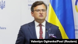 За словами Дмитр Кулеби, під час зустрічі з Анналеною Бербок вони обговорили, поміж іншого, російську агресію та шляхи її дипломатичного врегулювання