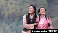 Кыргызстанда калктын 53 пайызын аялдар түзөт. 