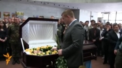 Ukrainians Bury Volunteer Killed In Mariupol