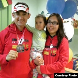 Ленар һәм Айгөл кызлары Мәдинә белән