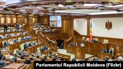 Președinta Maia Sandu susține un discurs la ședința de constituire a Parlamentului pe 22 octombrie 2025