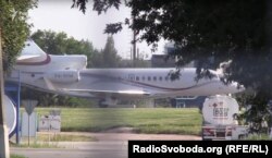 Літак Falcon 7X приземляється в аеропорту «Бориспіль»