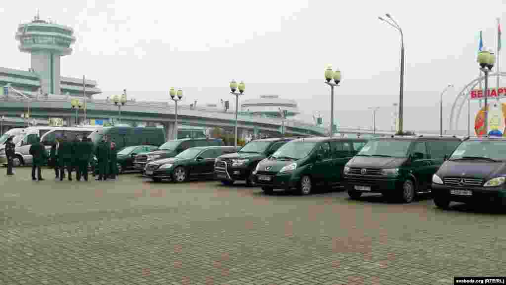 Минский аэропорт, ожидание прибытия лидеров "Нормандской четверки". 11 февраля 2015 года.