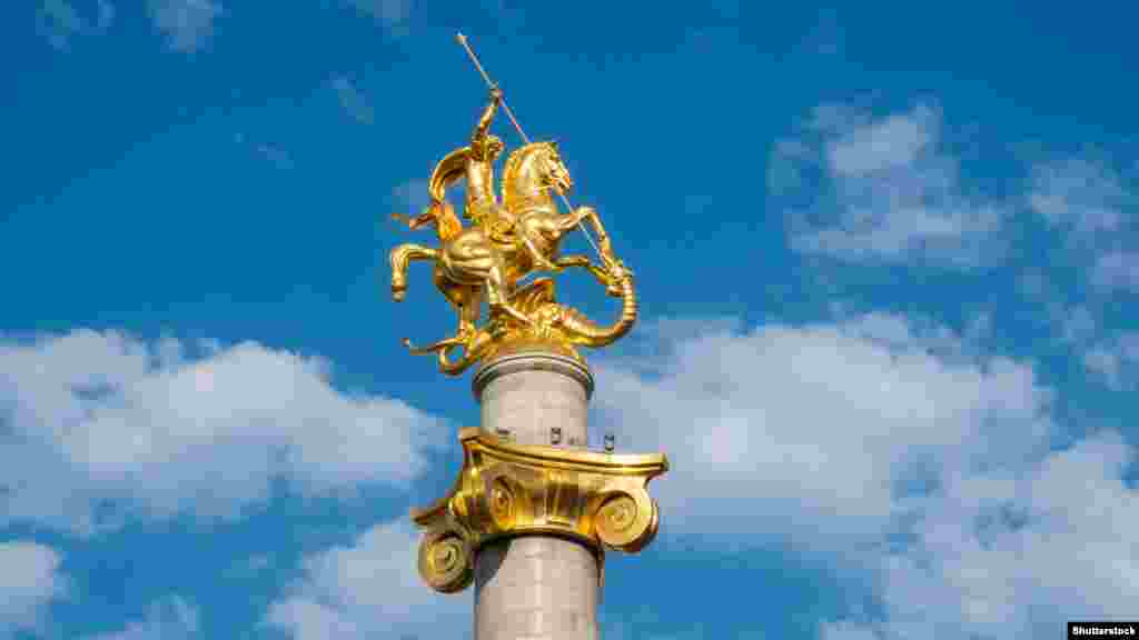 წმინდა გიორგი ძეგლი თბილისში, თავისუფლების მოედანზე