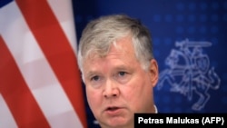 Стівен Біґун «закликав Росію повністю співпрацювати з міжнародною спільнотою у розслідуванні цього нападу»