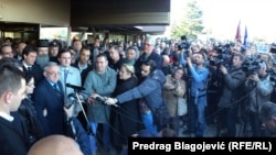 Doček za osuđenog za ratne zločine na Kosovu Vladimira Lazarevića na aerodromu u Beogradu